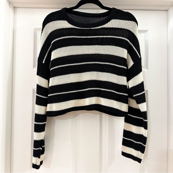 Black White Striped Crew Neck Sweater sz Large - Picture 5 of 7
